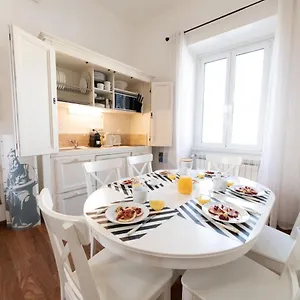 three-bedroom-apartment-close-to-colosseo.it-romehotels.com/