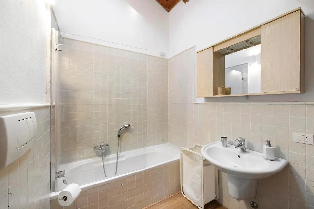 Apartment Appartamento Nel Centro Di Como Italy